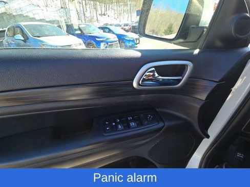 Used 2019 Jeep Grand Cherokee Laredo image 17