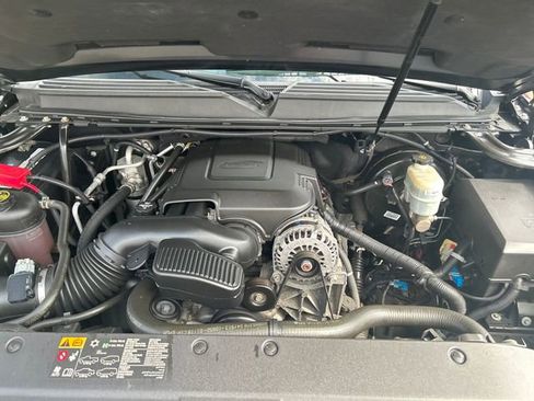 Used 2013 Chevrolet Suburban LTZ image 23