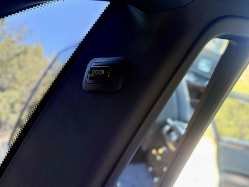 Used 2016 Rolls-Royce Ghost RWD image 31