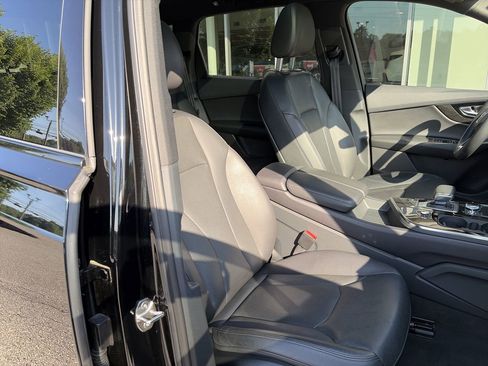 Used 2019 Audi Q7 3.0T Prestige w/ Prestige Package AWD/4WD image 38