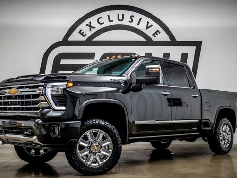Used 2024 Chevrolet Silverado 2500 High Country w/ High Country Premium Package AWD/4WD image 1
