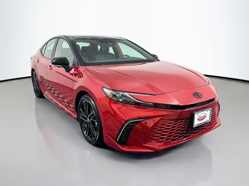 Used 2026 Toyota Camry XSE w/ Premium Plus Package FWD image 3