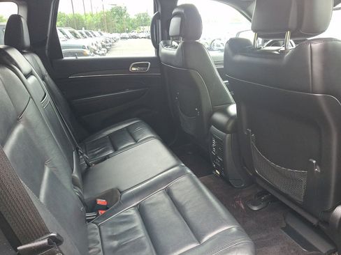 Used 2018 Jeep Grand Cherokee Limited AWD/4WD image 15