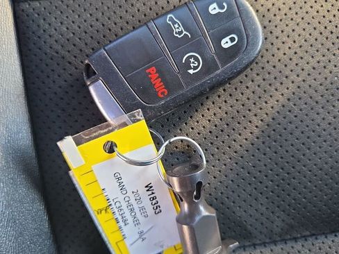 Used 2020 Jeep Grand Cherokee Altitude image 29