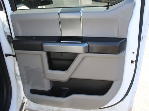Used 2019 Ford F150 XLT w/ Equipment Group 302A Luxury AWD/4WD image 15