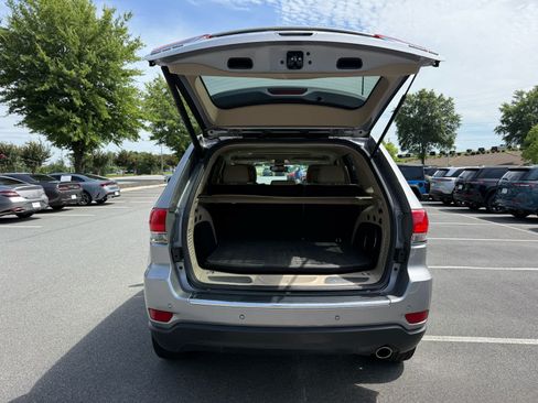 Used 2018 Jeep Grand Cherokee Limited AWD/4WD image 28