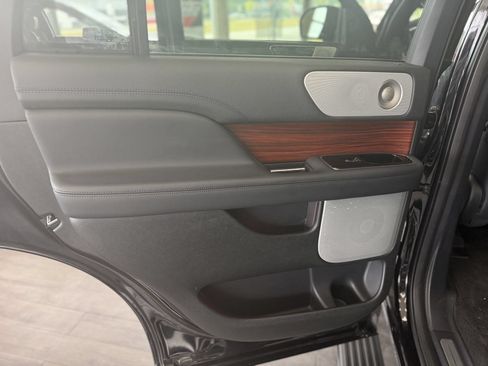 Used 2024 Lincoln Navigator Reserve AWD/4WD image 48