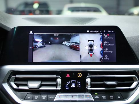 Used 2021 BMW M4 Competition w/ M Carbon Exterior Package image 40