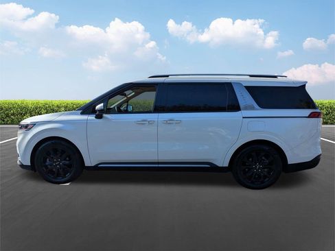 Used 2024 Kia Carnival SX Prestige image 7