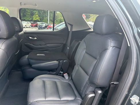 Used 2019 Chevrolet Traverse LT FWD image 19