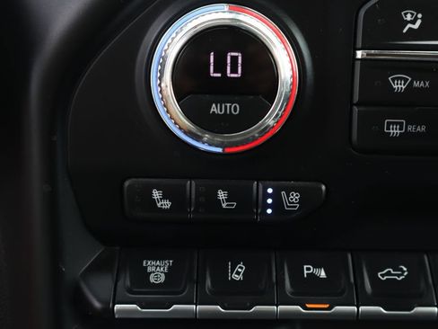 Used 2022 GMC Sierra 3500 Denali AWD/4WD image 39