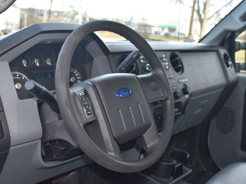 Used 2013 Ford F250 XL w/ PWR Equipment Group image 19