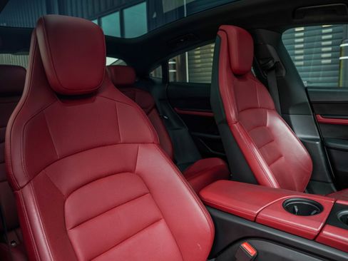 Used 2021 Porsche Taycan 4S image 34