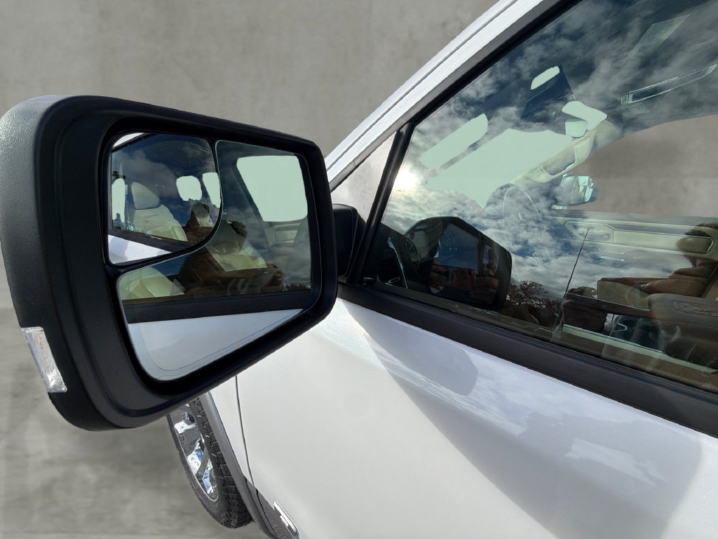 Used 2019 RAM 1500 Laramie AWD/4WD image 11