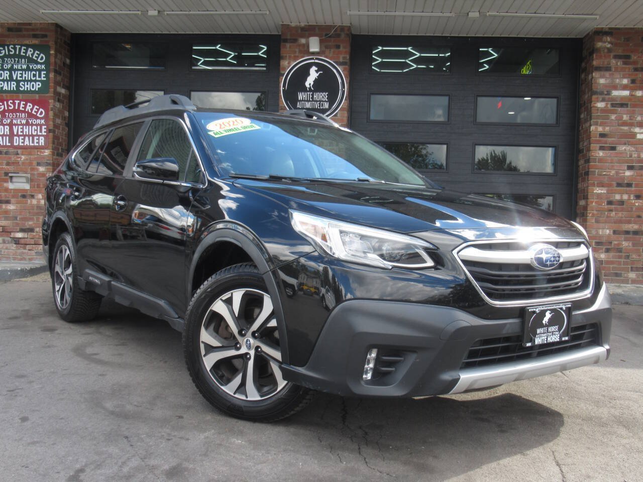 Used 2020 Subaru Outback Limited AWD/4WD image 1