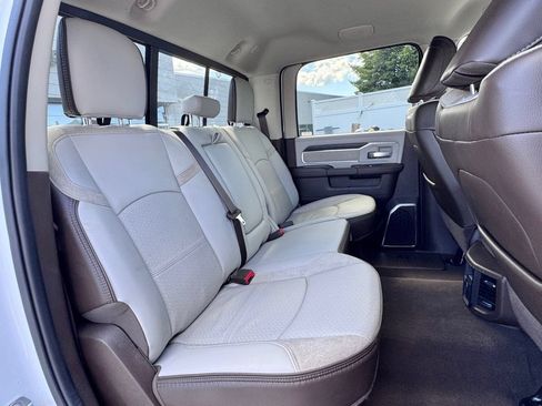 Used 2025 RAM 2500 Laramie AWD/4WD image 23