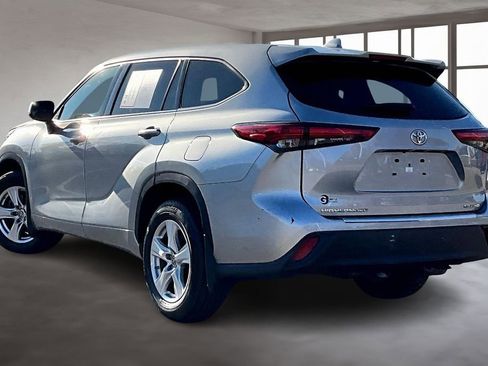 Used 2021 Toyota Highlander LE image 13