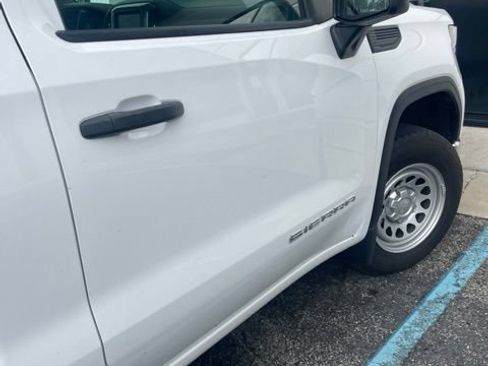 Used 2023 GMC Sierra 1500 Pro w/ Convenience Package RWD image 9