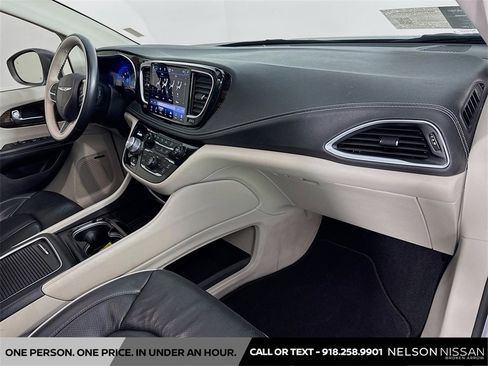 Used 2021 Chrysler Pacifica Limited w/ Premium & Safety Sphere Group image 32