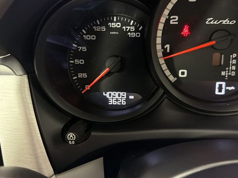 Certified 2021 Porsche Macan Turbo AWD/4WD image 20