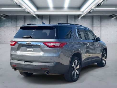 Used 2020 Chevrolet Traverse LT w/ LT Premium Package image 5