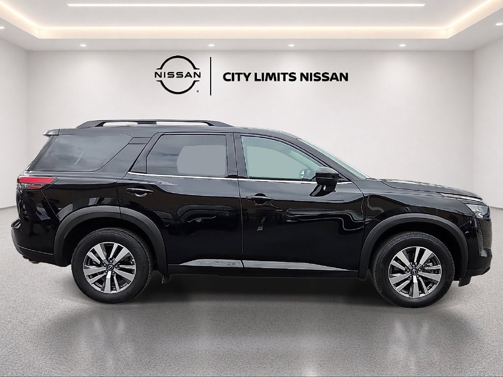 Used 2026 Nissan Pathfinder SL FWD image 6
