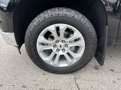 Used 2025 Chevrolet Silverado 1500 LTZ image 10