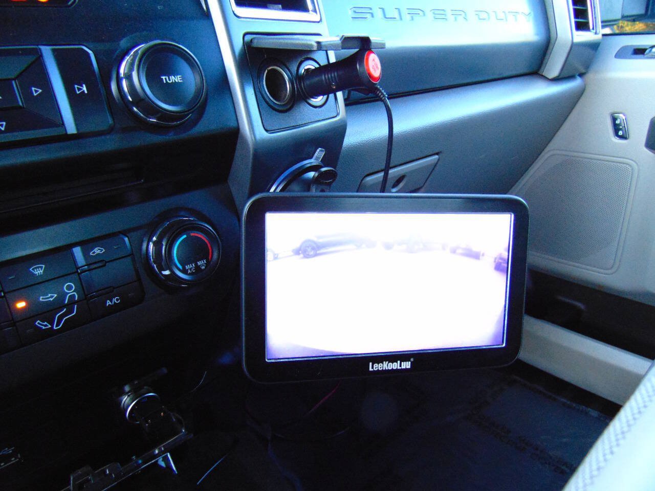 Used 2017 Ford F250 XLT AWD/4WD image 24