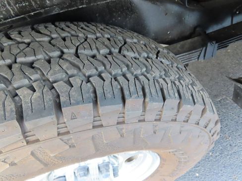 Used 1999 Chevrolet Suburban 2500 w/ Preferred Equipment Group 3 AWD/4WD image 20