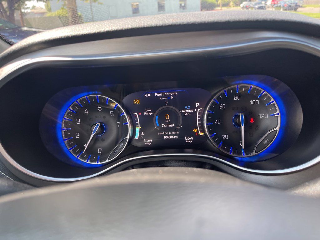 Used 2022 Chrysler Pacifica Limited w/ S Appearance Package FWD image 30