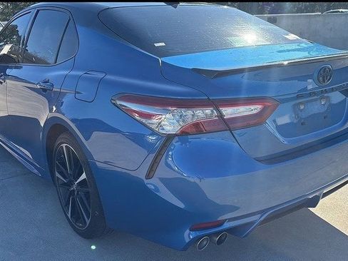Used 2019 Toyota Camry XSE image 6