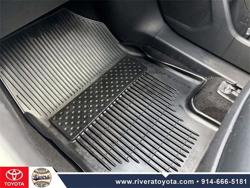 Used 2022 Toyota Highlander XLE image 22