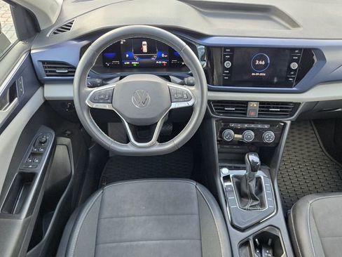 Certified 2023 Volkswagen Taos SE w/ Panoramic Sunroof Package FWD image 16