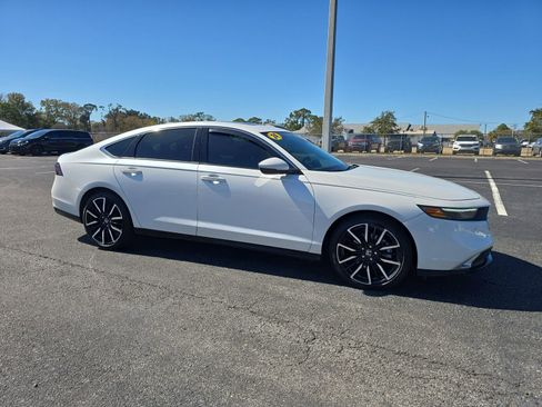 Used 2024 Honda Accord Touring image 2