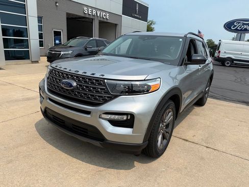 Certified 2024 Ford Explorer XLT w/ Equipment Group 202A AWD/4WD image 5