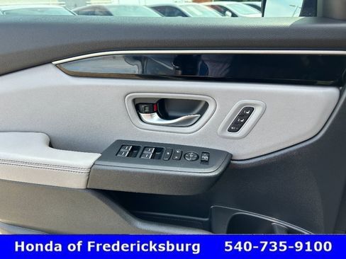 Used 2025 Honda Pilot EX-L image 27