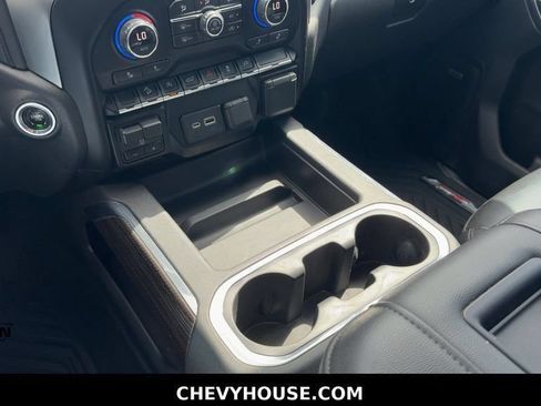 Used 2020 Chevrolet Silverado 1500 RST AWD/4WD image 19