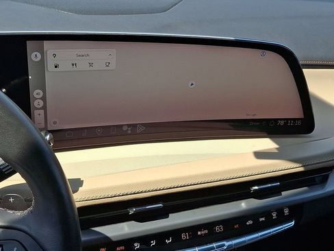 Used 2024 Cadillac XT4 Luxury w/ Cold Weather Package AWD/4WD image 17