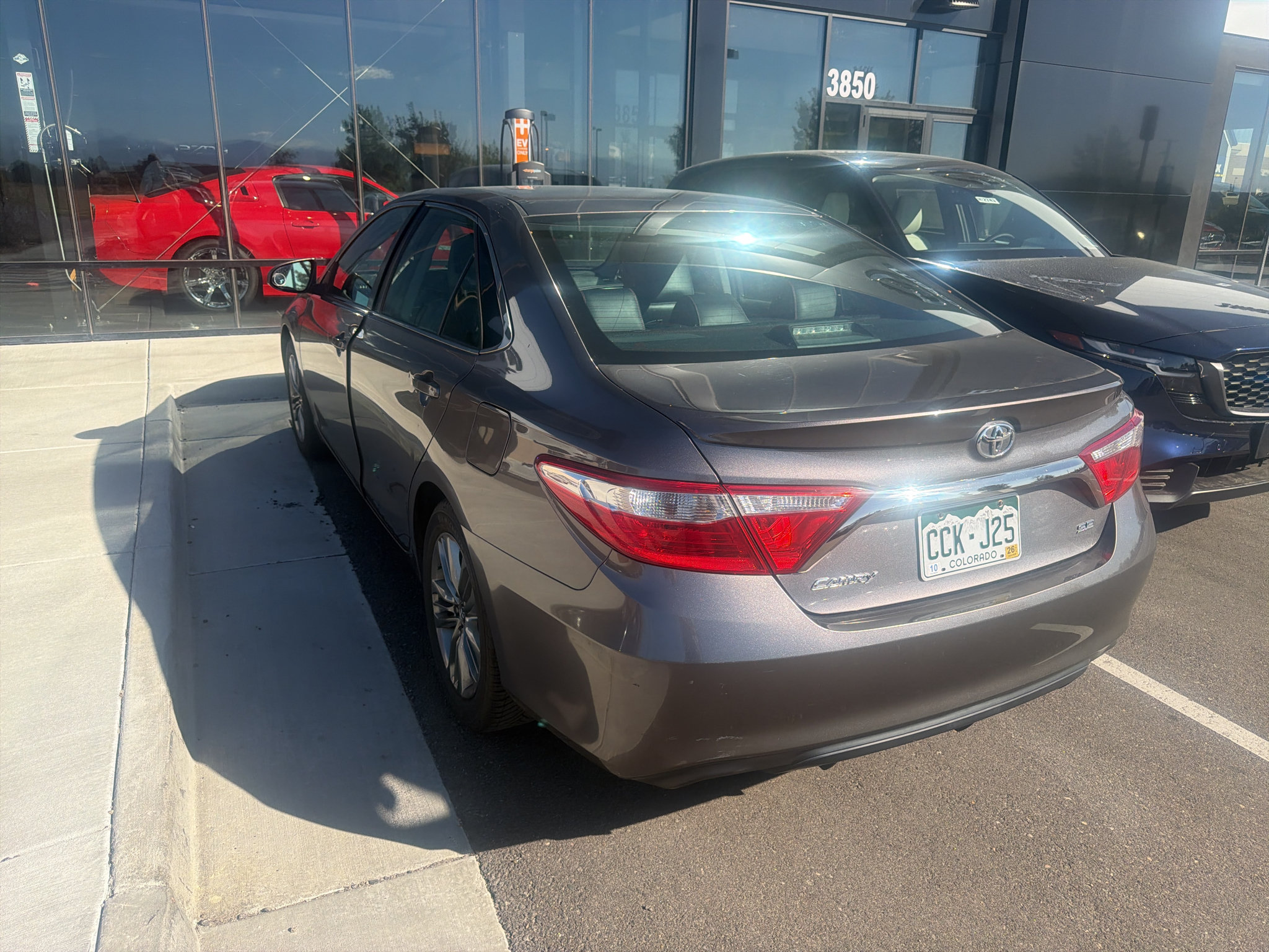 Used 2016 Toyota Camry SE FWD image 5