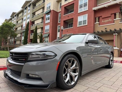 Used 2017 Dodge Charger R/T w/ Navigation & Travel Group RWD image 2