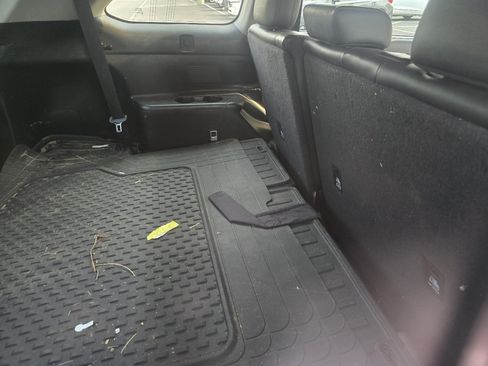 Used 2019 Toyota Highlander XLE FWD image 14