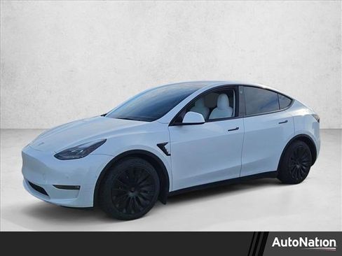 Used 2022 Tesla Model Y Performance image 1