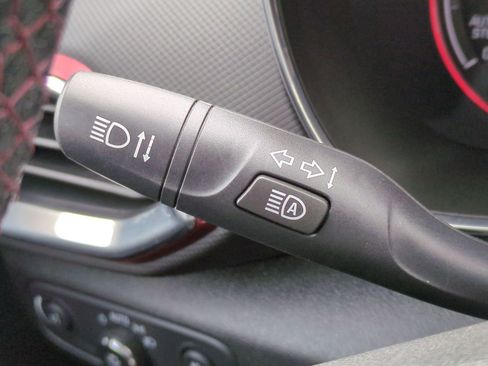 Used 2021 Chevrolet TrailBlazer RS w/ Technology Package image 59