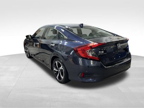 Used 2018 Honda Civic Touring image 3