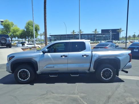 Certified 2024 Toyota Tacoma TRD Off-Road w/ TRD Off Road Premium Package AWD/4WD image 7
