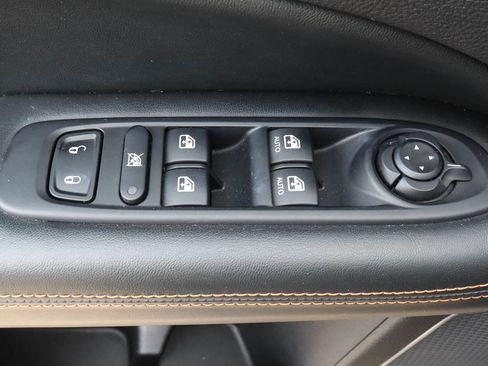 Used 2018 Jeep Compass Limited w/ Navigation Group AWD/4WD image 15