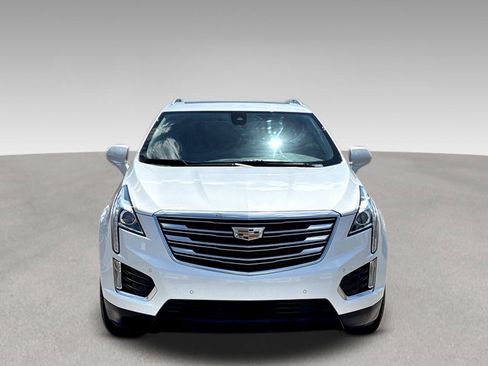 Used 2018 Cadillac XT5 Luxury w/ Driver Awareness Package image 2
