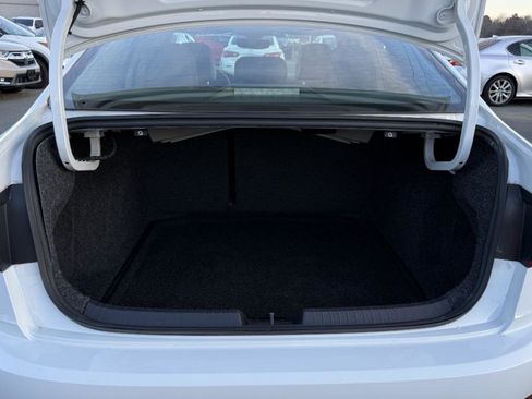 Used 2021 Volkswagen Jetta SEL Premium image 10