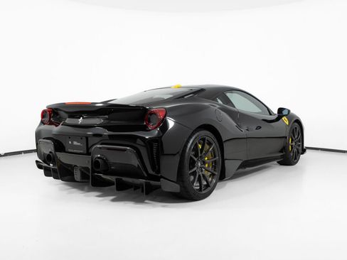 Used 2019 Ferrari 488 Pista Coupe RWD image 9
