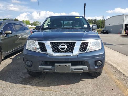 Used 2019 Nissan Frontier SV AWD/4WD image 2